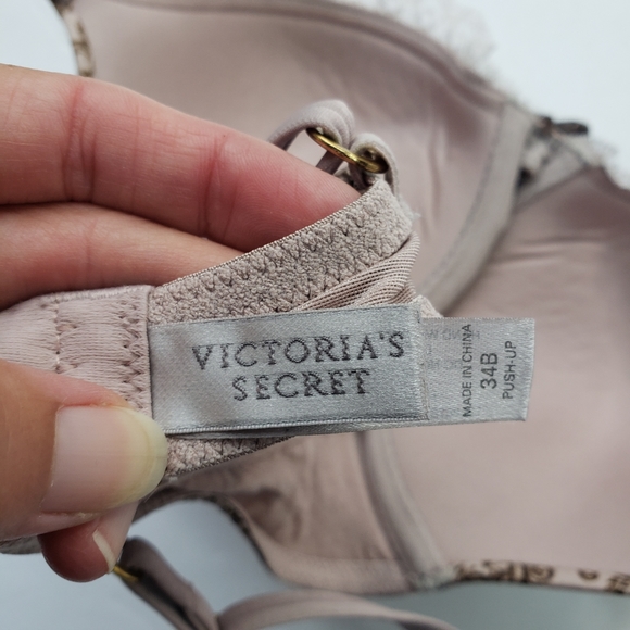 Victoria's Secret velvet & lace trimmed push up - Picture 4 of 7